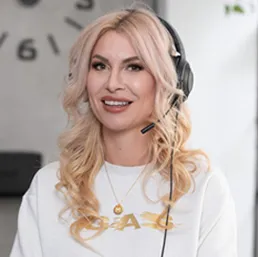 Monika Gorska, Founder, Mindfuture, UK wins Award for the Visionary Leader of the Year Monika Gorska, Founder, Mindfuture, UK receiving the Award for the Visionary Leader of the Year at 2024 international business conference and digital leadership event
