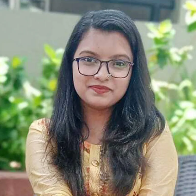 Shrutika - Success story Professional portfolio review testimonial from Shrutika regarding her digital marketing training.